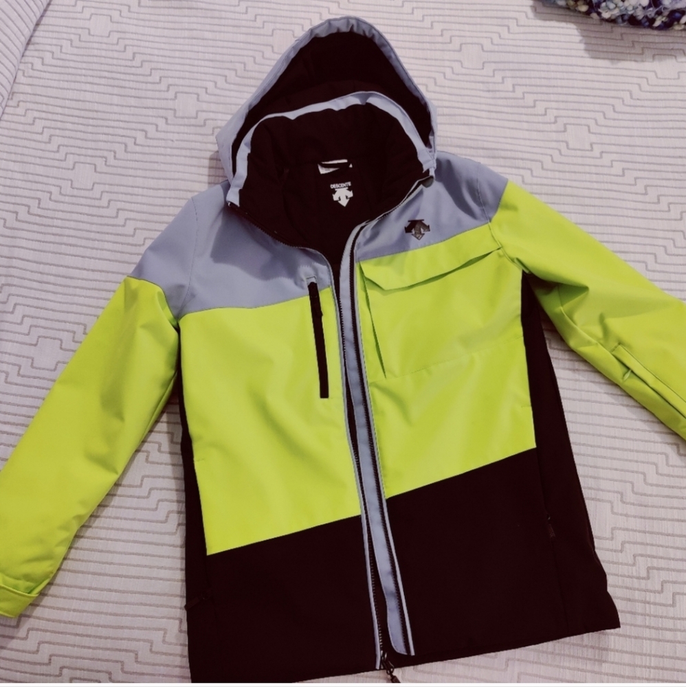 Descente Ski Jacket (Boy's)
